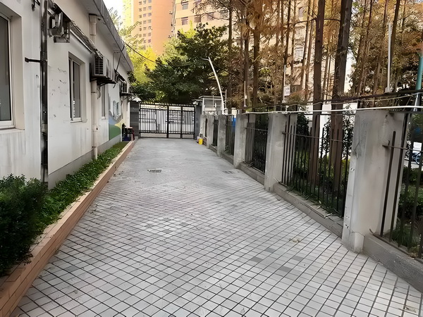 不会唱歌却开演唱会，58岁的郑伊健消费情怀？